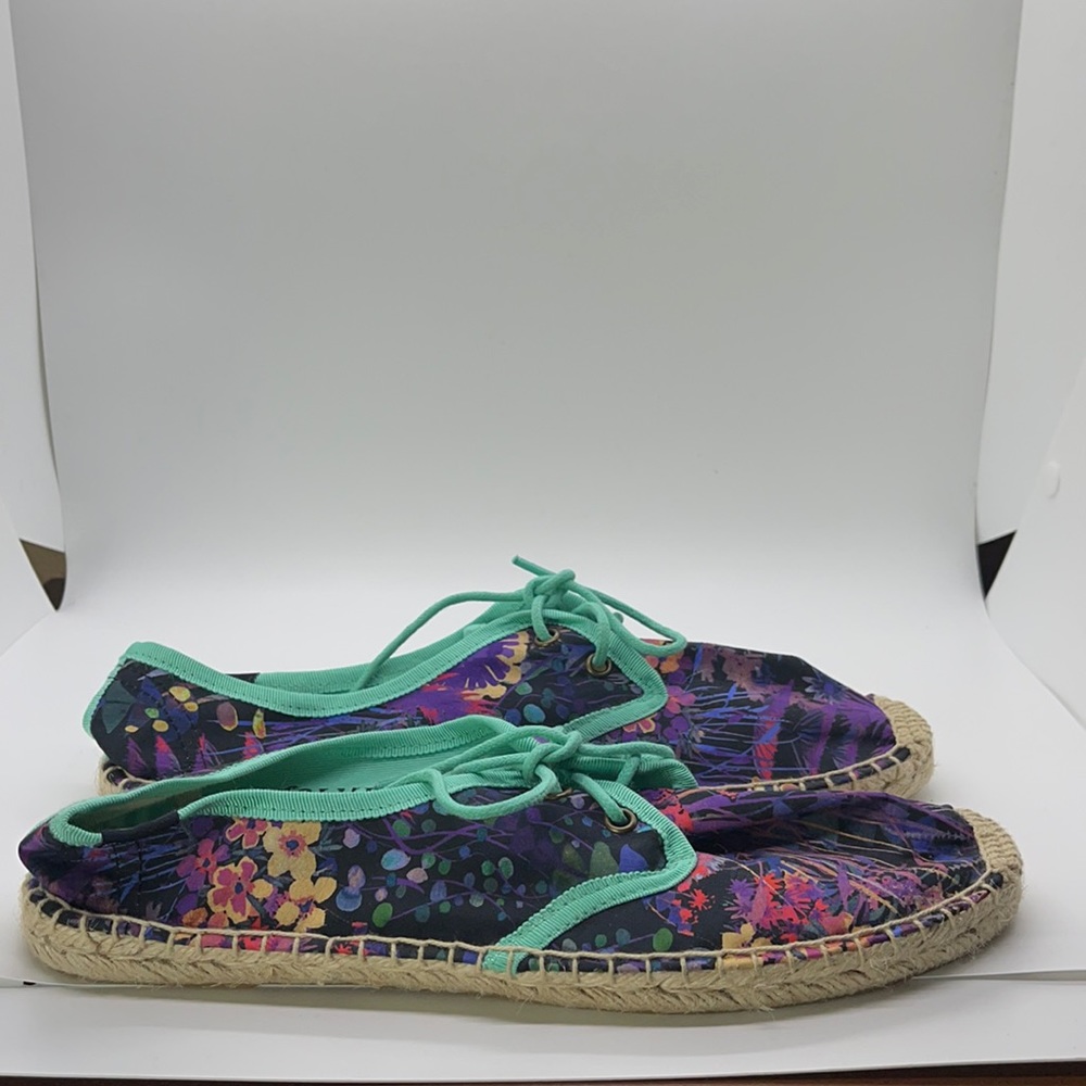 SOLUDOS floral print lace up size 10